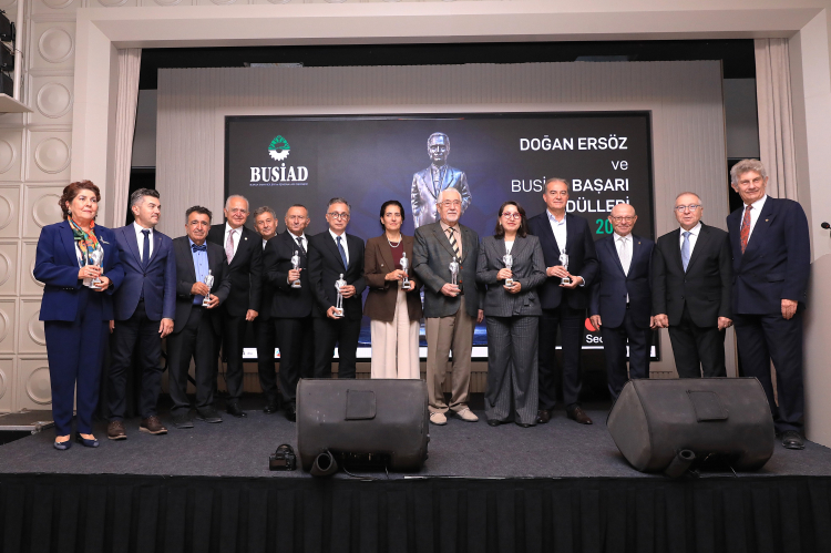 BUÜ Arkeoloji Bölümü Akademisyenlerine BUSİAD’dan Anlamlı Ödül